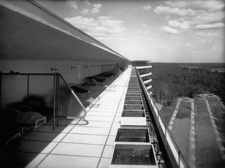 Figure 13: Exterior, Paimio Sanatorium, Alvar Aalto - 