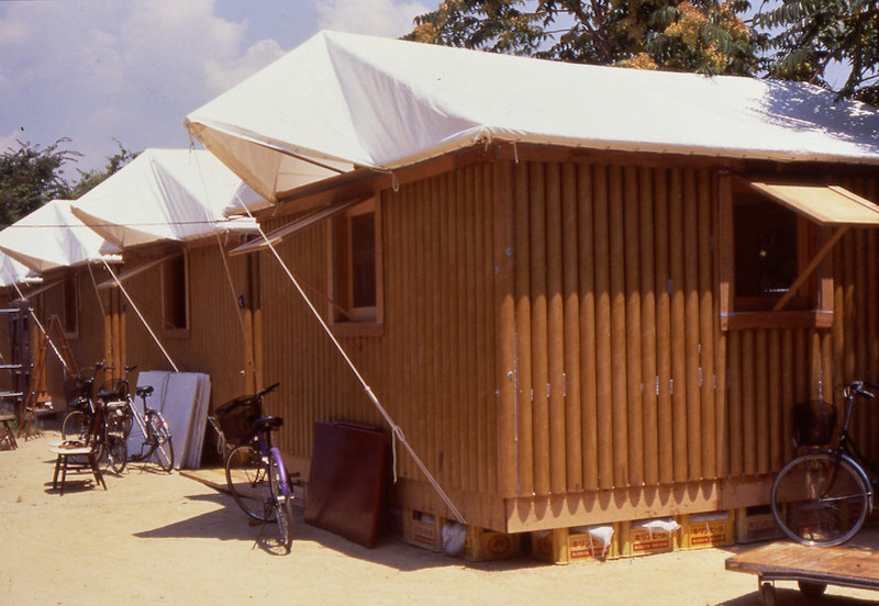 Shigeru Ban, Paper Log House, Kobe, Japan, 1995 - Takanobu Sakuma on Flickr (CC licence)